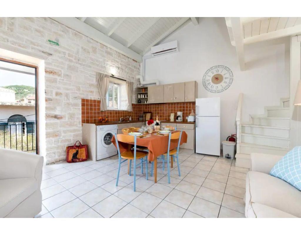 Faye'S Loft Daire Gaios Dış mekan fotoğraf